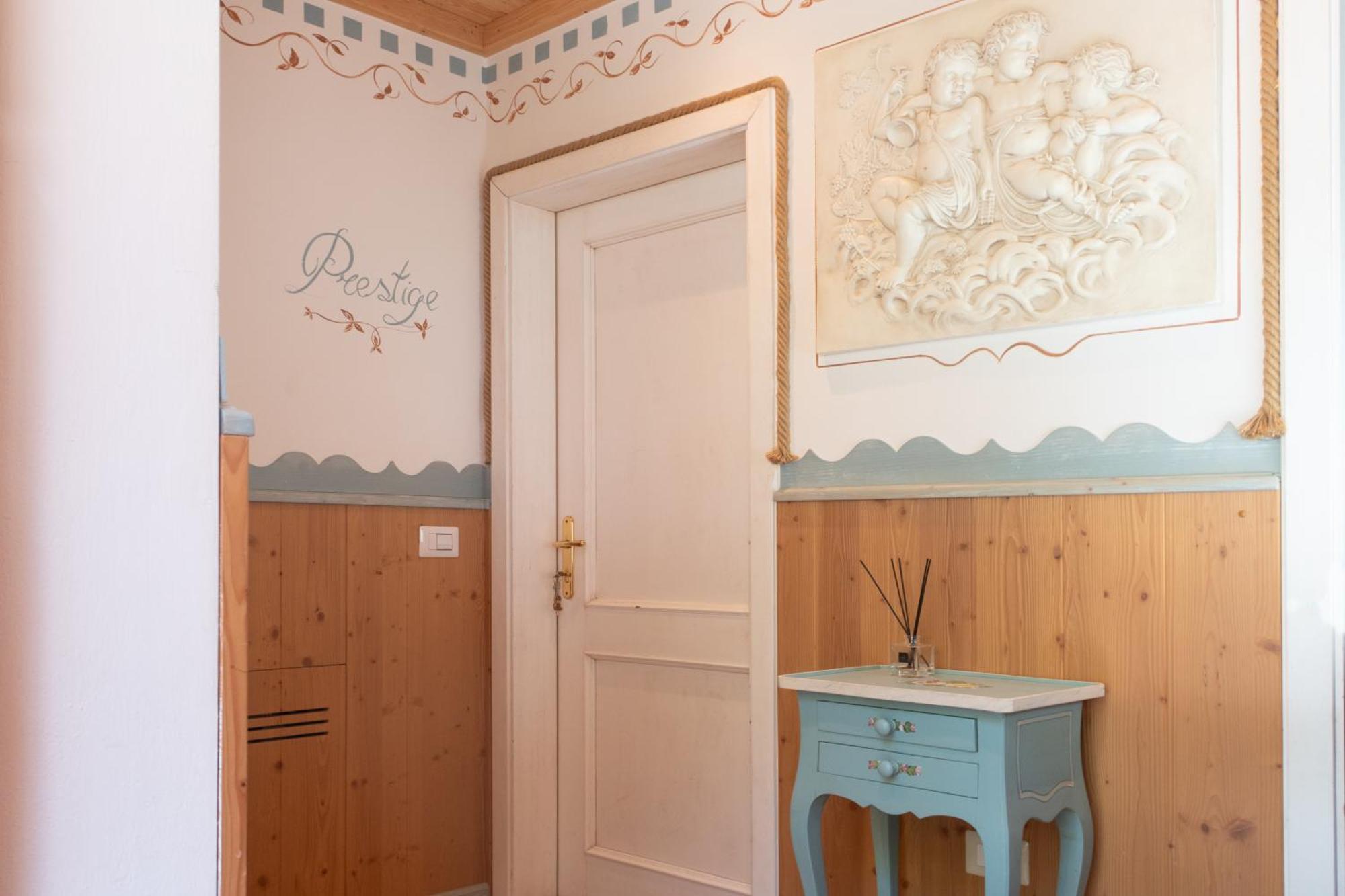 Villa La Dama Del Lago Molveno Bagian luar foto