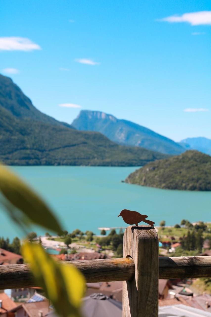 Villa La Dama Del Lago Molveno Bagian luar foto